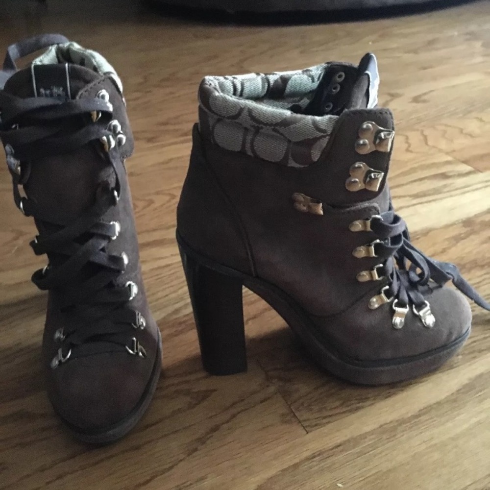 COACH carol waxed suede boots size 6